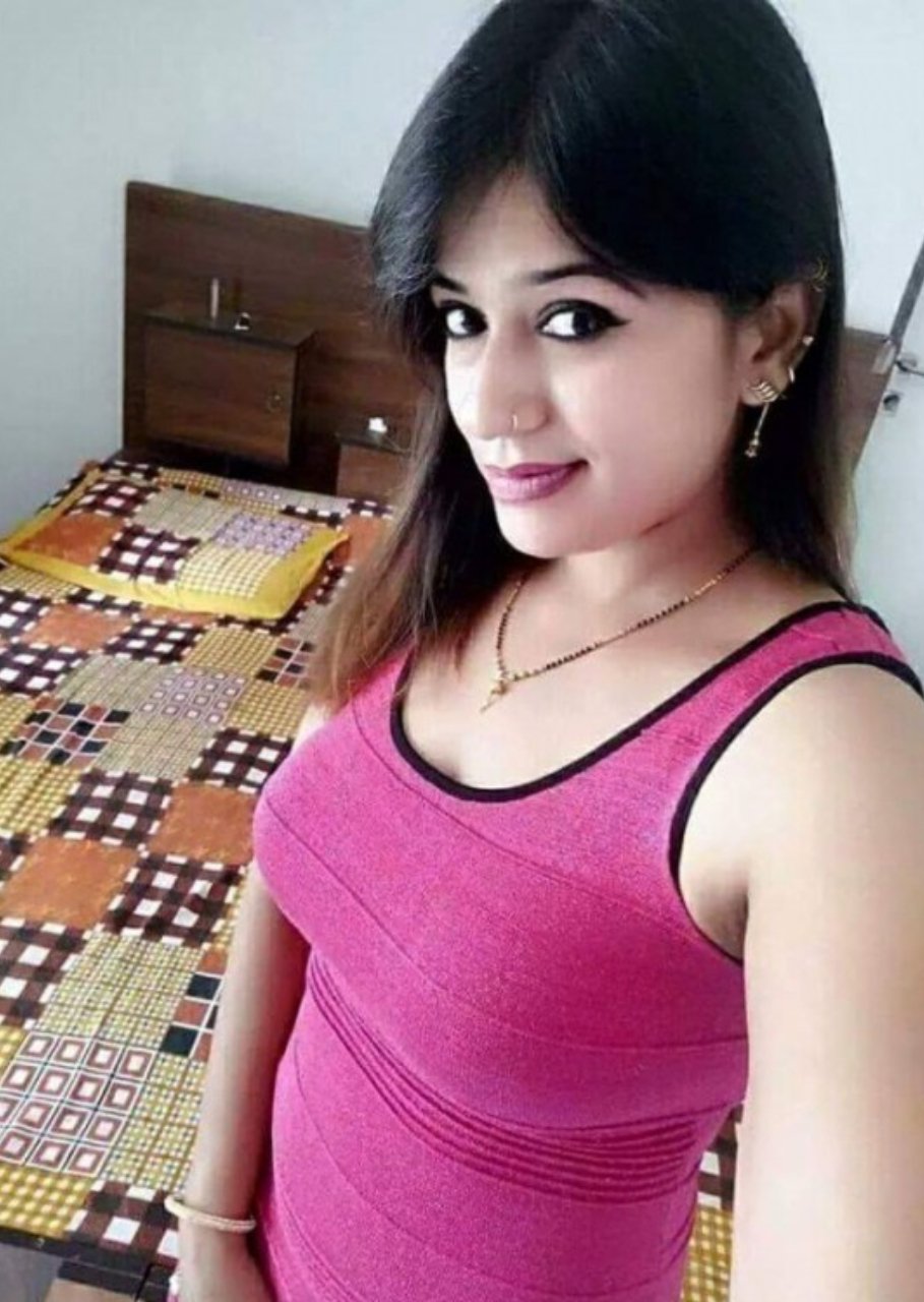 busty escort komal (14)